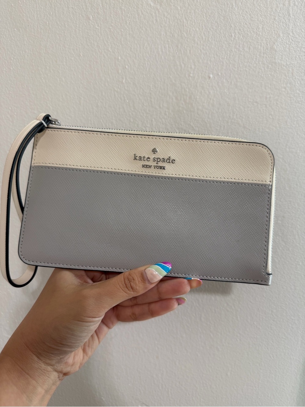 NWOT Kate Spade  Two-Tone Medium L Zip around Wristlet Clutch